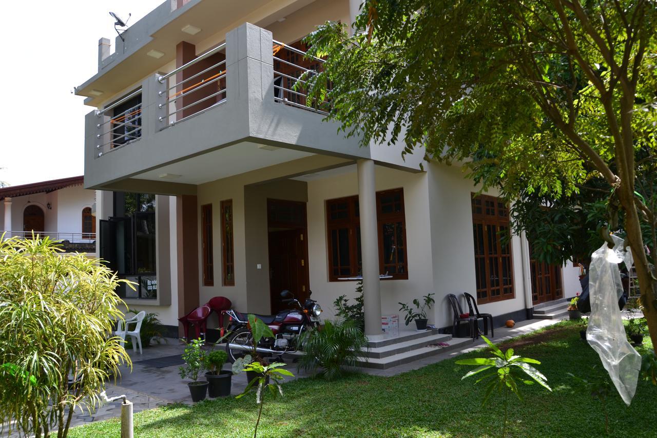 Wis Villa Галле Экстерьер фото